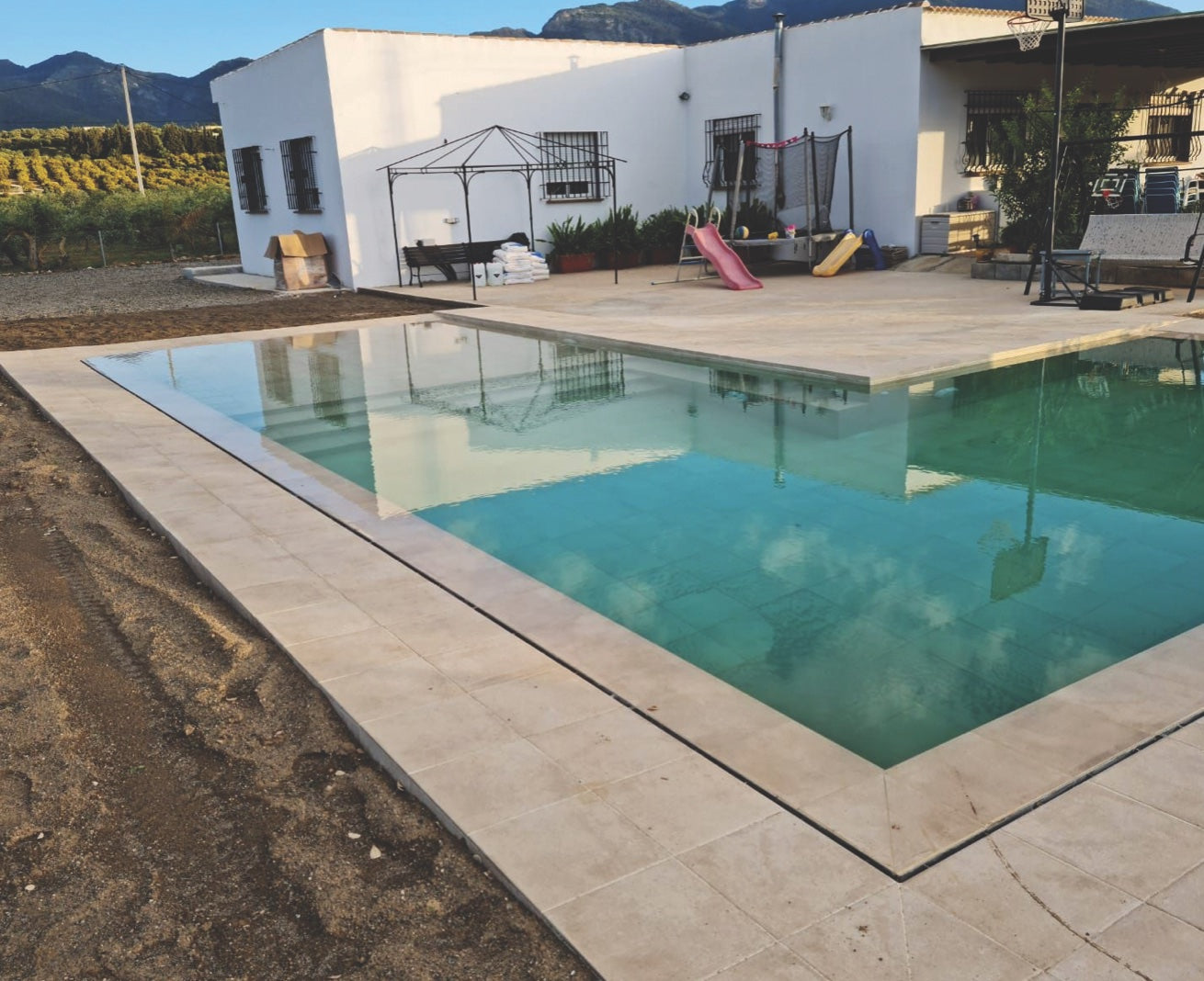 Trenches Pool Drains de tranchées par applications